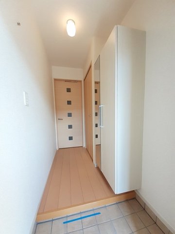 玄関　収納もある玄関です