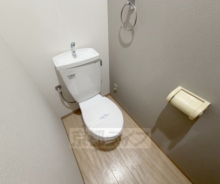 トイレ　ぴかぴかのトイレです
