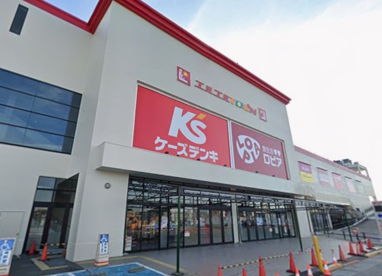 スーパー　ロピア岡崎エルエルタウン店（スーパー）まで530m
