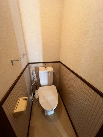 トイレ　※別号室参考写真です
