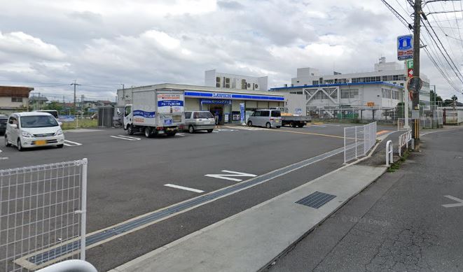 コンビニ　ローソン 高槻赤大路町店（コンビニ）まで317m