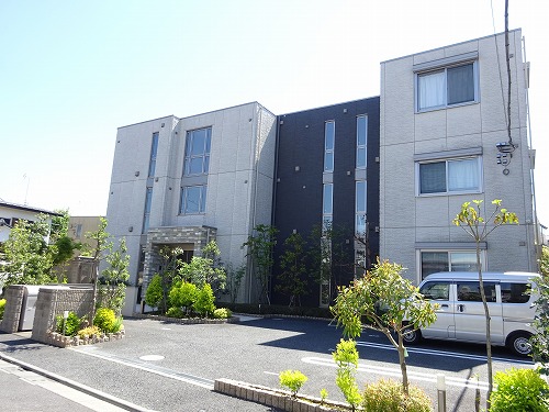 建物外観　閑静な住宅街に立地のシャーメゾン！
