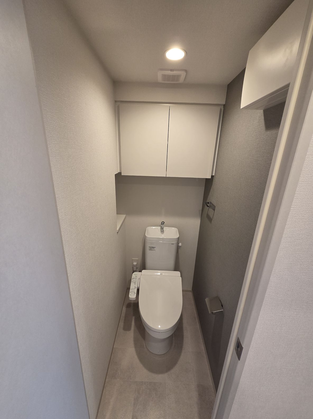 トイレ　別室同一タイプ写真