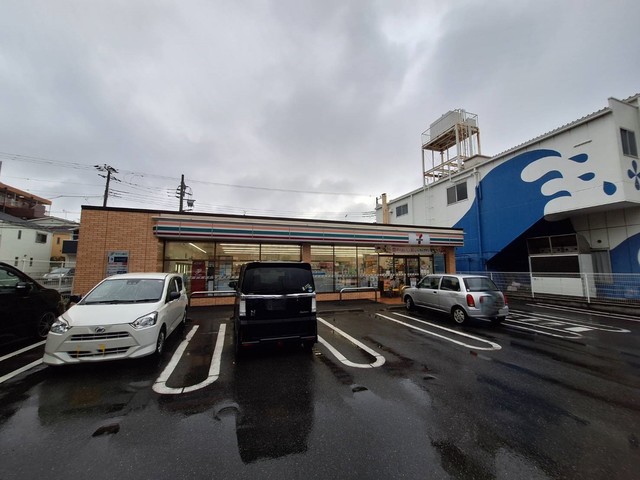 コンビニ　セブンイレブン横須賀根岸町4丁目店（コンビニ）まで188m
