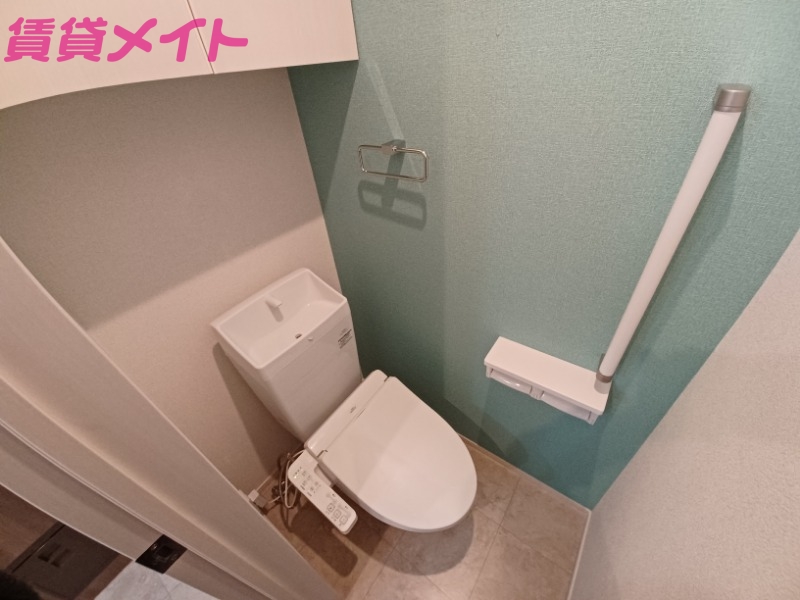 トイレ　同型参考写真