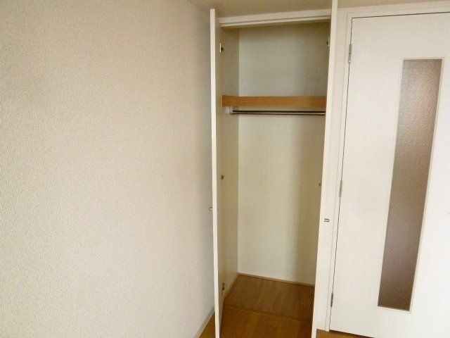 収納　洋室にクローゼットがあります。