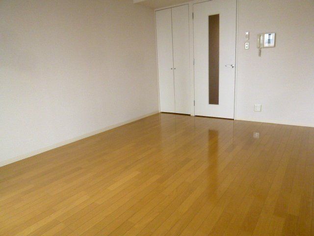 居室・リビング　広めの洋室8.6帖です。
