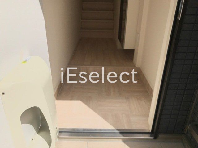 玄関　シューズボックス付きの玄関です?