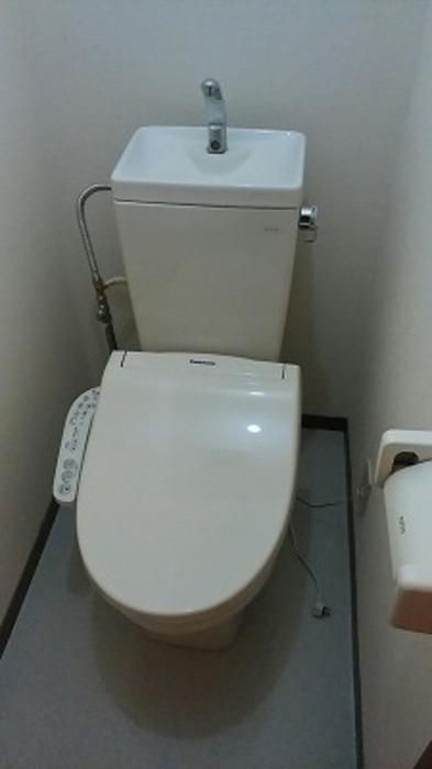 トイレ　温水洗浄暖房便座