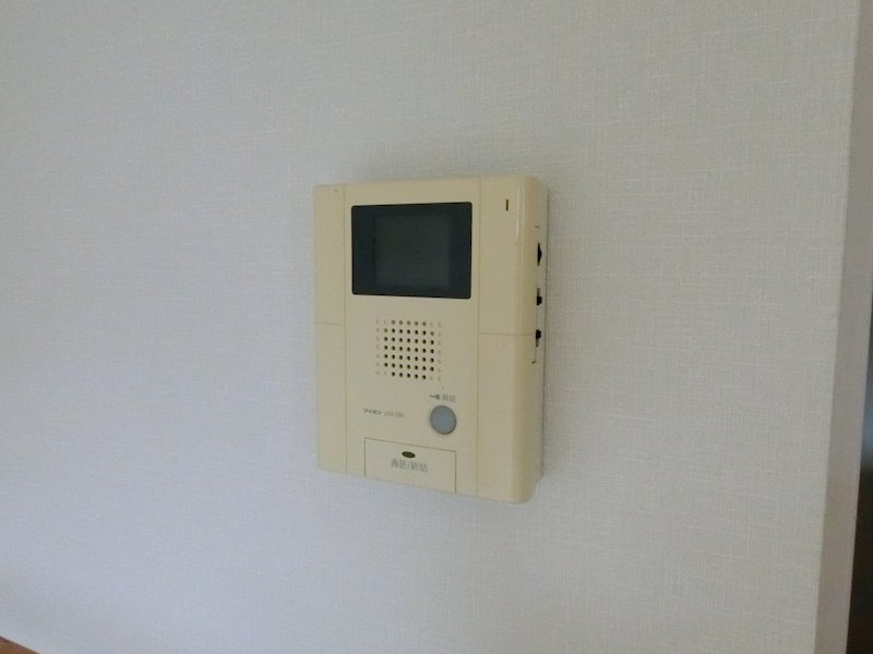 セキュリティ　来客時も安心のモニターホン付き