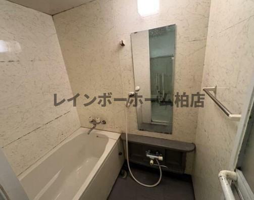 バス・シャワールーム　ゆったり過ごせるお風呂です