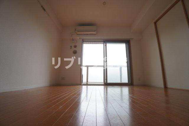 グランダジュール千葉みなとの居間写真