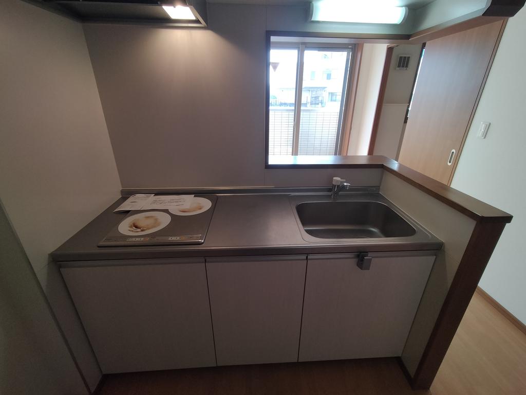 キッチン　※同建物の別のお部屋の写真です。