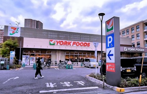 スーパー　ヨークフーズ 三ノ輪店（スーパー）まで810m