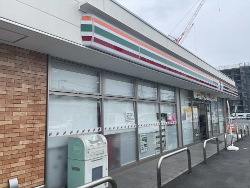 コンビニ　セブンイレブン 朝霞朝志ヶ丘1丁目店（コンビニ）まで223m