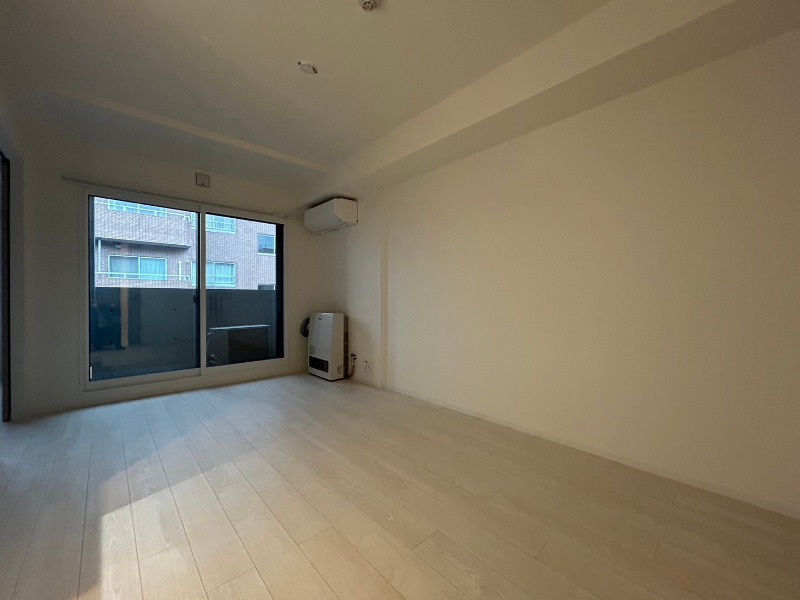 居室・リビング　広くてキレイなお部屋が広がっていて、充実した生活が送れそう。