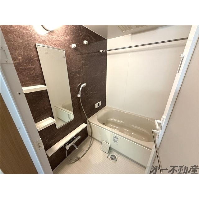 バス・シャワールーム　バスルーム