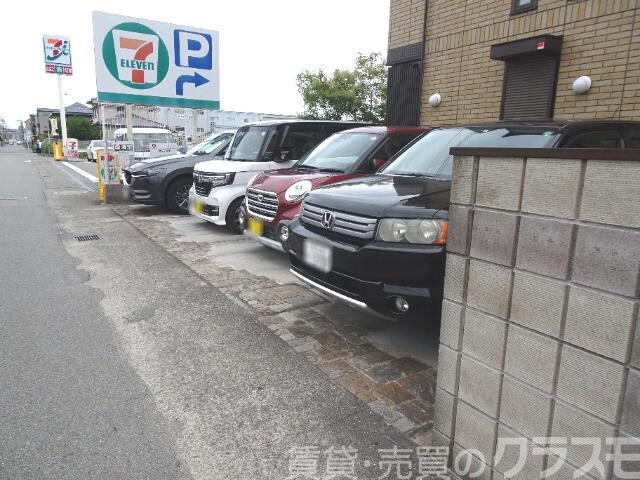 駐車場　敷地内駐車場