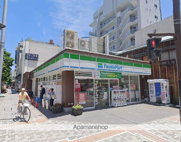コンビニ　ファミリーマート（コンビニ）まで348m