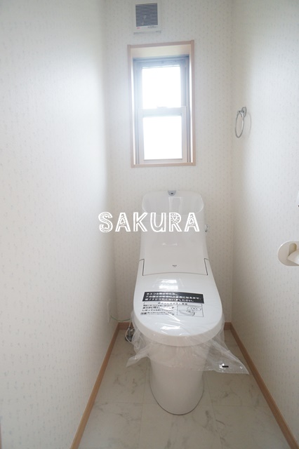 トイレ　落ち着いた色調のトイレです♪