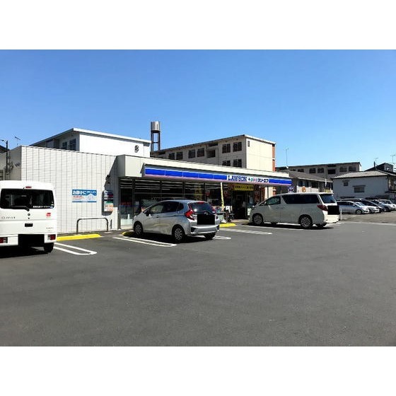 コンビニ　ローソン横浜鴨居町店（コンビニ）まで502m