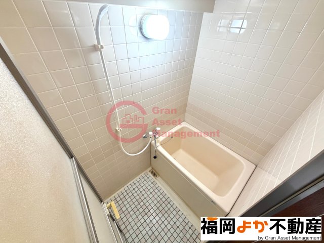 バス・シャワールーム　【福岡よか不動産】お風呂で日々の疲れを落としましょう