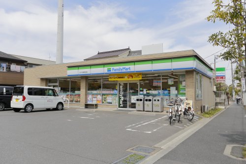 コンビニ　ファミリーマート江戸川篠崎街道店（コンビニ）まで179m