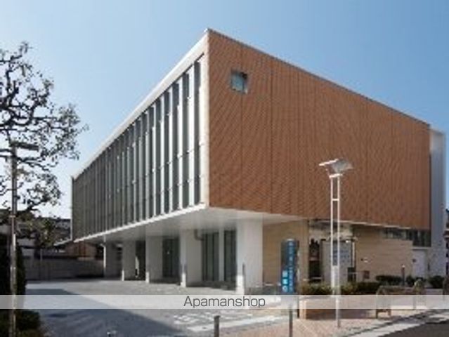 図書館　吹田市立図書館千里丘図書館（図書館）まで1032m