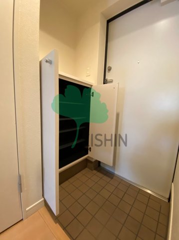 玄関　下駄箱もしっかりついてます！