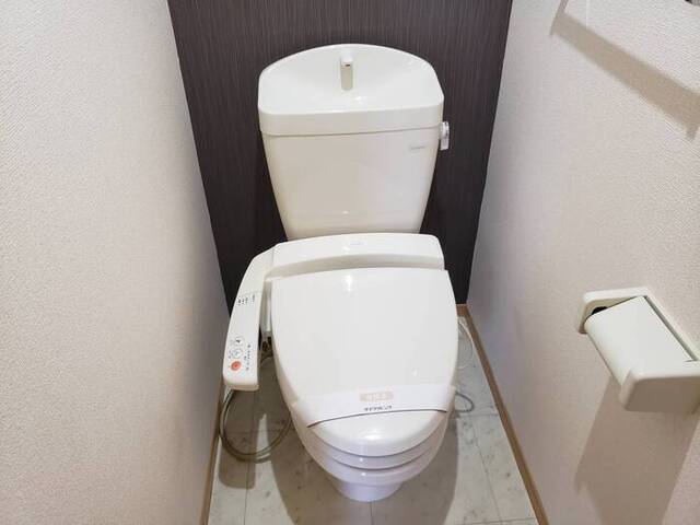 トイレ　温水洗浄便座