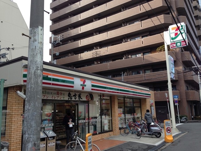 コンビニ　セブンイレブン 大阪難波中3丁目南店（コンビニ）まで158m