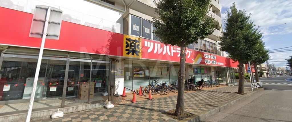 ドラックストア　ツルハドラッグ南林間駅前店（ドラッグストア）まで500m