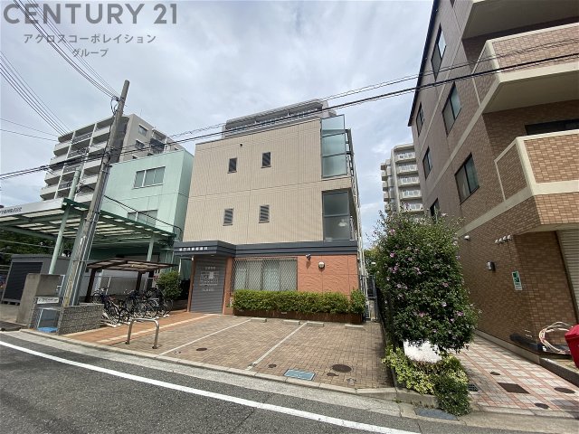 建物外観　居住者専用のごみ置き場があります！