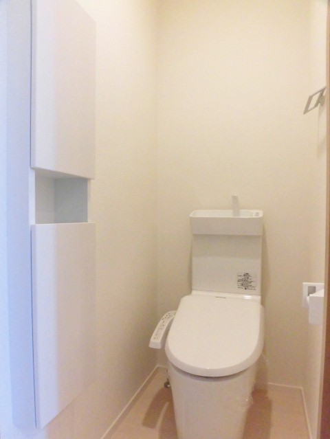 トイレ　落ち着いた色調のトイレです♪