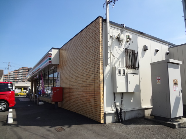 コンビニ　セブンイレブン東所沢駅前店（コンビニ）まで493m