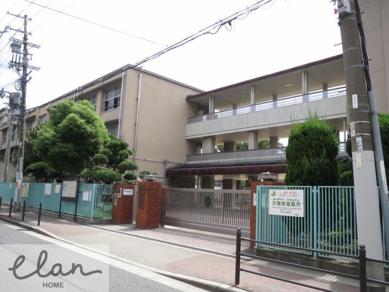小学校　東中本小学校（小学校）まで359m