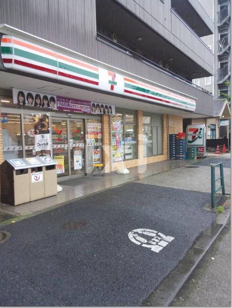 コンビニ　セブンイレブン（コンビニ）まで394m