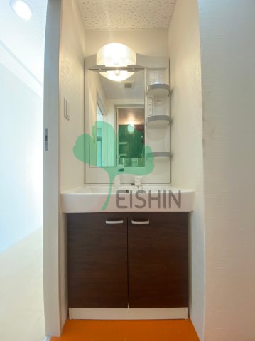 洗面設備　シンプルで使いやすい洗面台です！