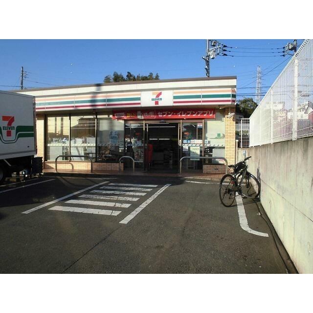 コンビニ　セブンイレブン横浜戸塚町店（コンビニ）まで600m