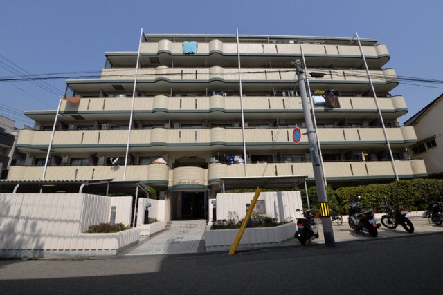 建物外観　落ち着いた雰囲気の外観です
