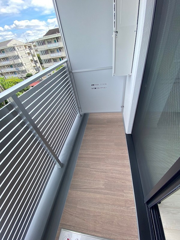 バルコニー　（参考写真）同じ間取の別のお部屋です