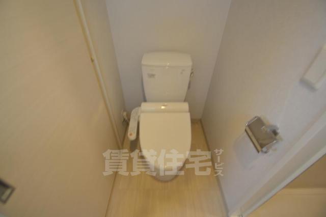 地下鉄谷町線 谷町四丁目駅 徒歩5分 15階建 築15年のトイレ写真