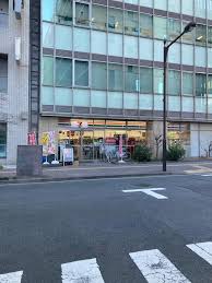 コンビニ　セブンイレブン築地日刊スポーツ本社店（コンビニ）まで110m