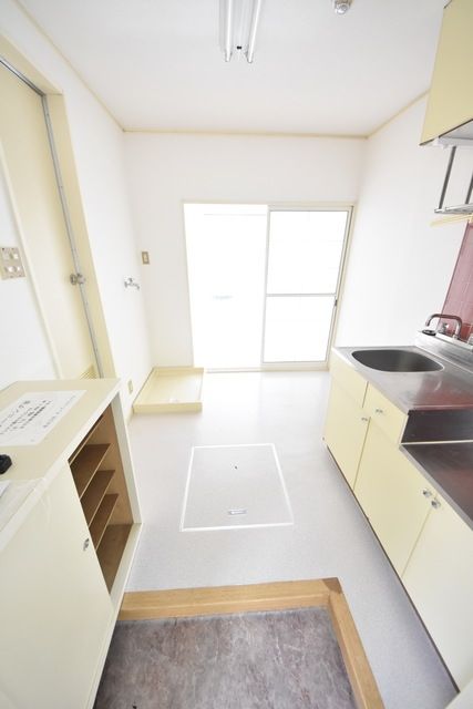 玄関　※同建物別部屋参考