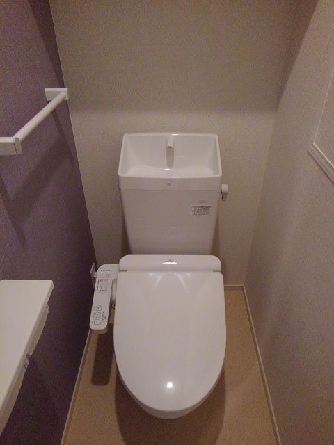 クレセントBのトイレ写真