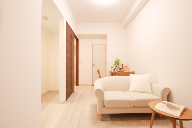 居室・リビング　写真は別のお部屋のものでございます