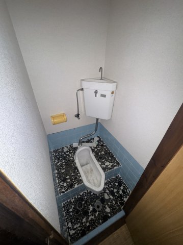 横堤2丁目貸家のトイレ写真