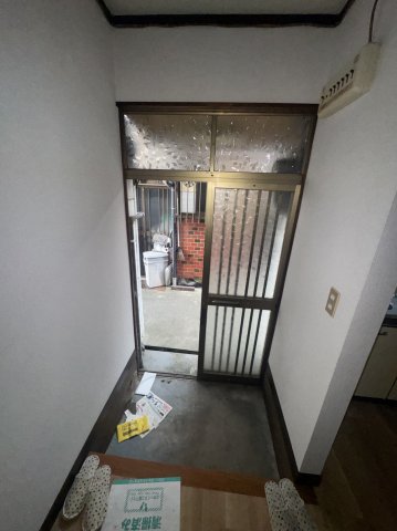 横堤2丁目貸家の玄関写真