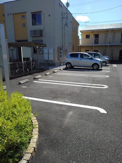 駐車場　駐車場