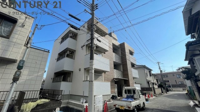 建物外観　オートロック、防犯カメラ、宅配ボックス完備☆